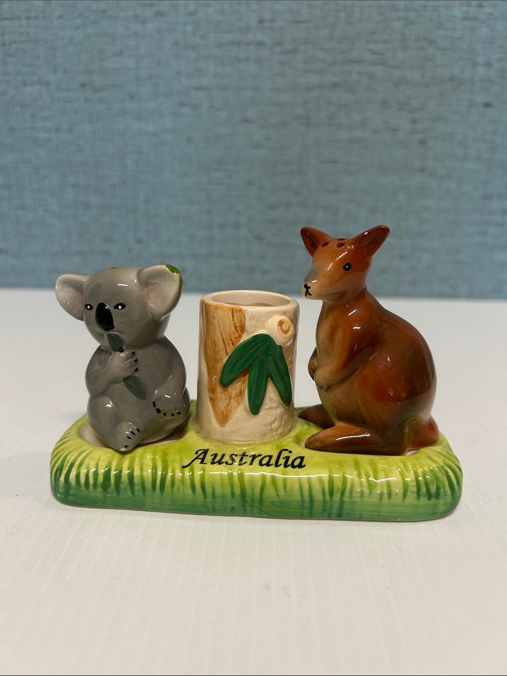Australia Koala Bear & Kangaroo w/Toothpick Holder Tray Salt and Pepper
